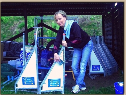 Kerstin putzt die Hürden