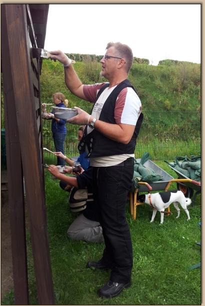 Uwe schwingt den Pinsel