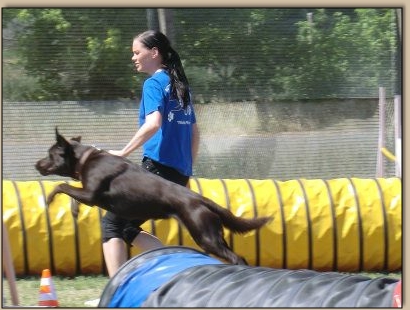 Claudi mit Djego im Tunnelcaos