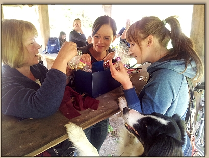 der Schatz wird besichtigt