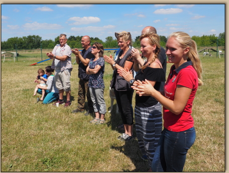 Team Grn freut sich ber den Sieg