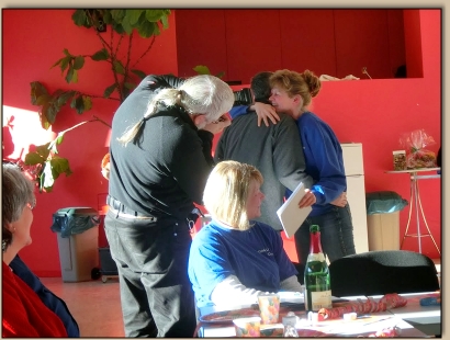 Rica bei der Urkundenvergabe