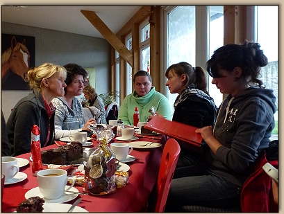 Weihnachtsfeier im Caf  im Tierheim
